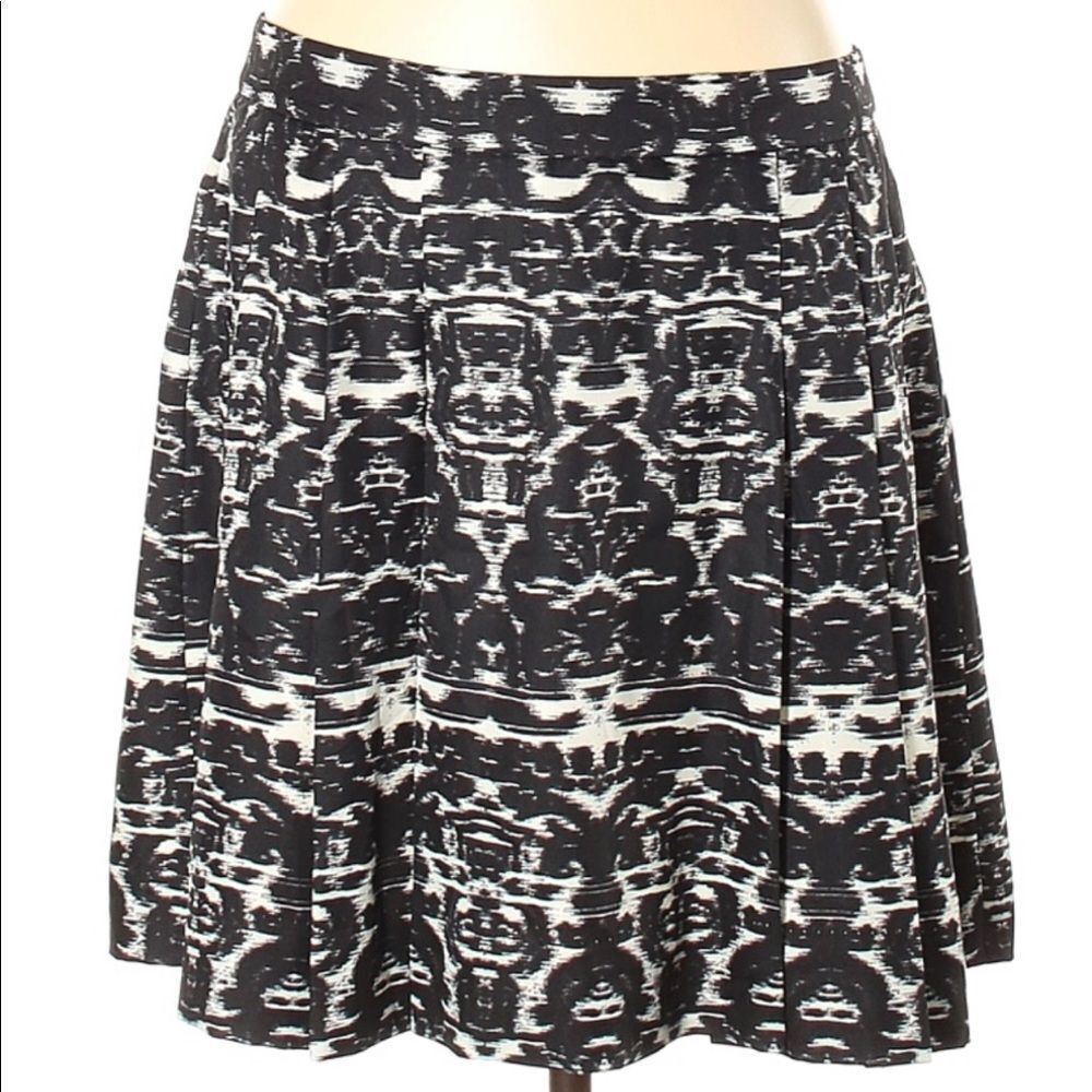 J Crew Black/White "Blurred Ikat" Pleated Skirt